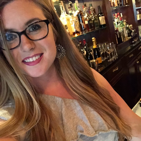 Meet your Posher, Stacia - Picture 5 of 6